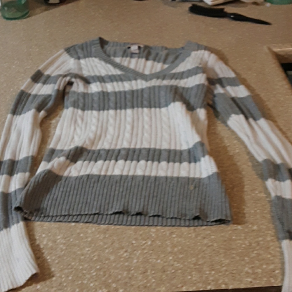 A knitted long sleeve shirt